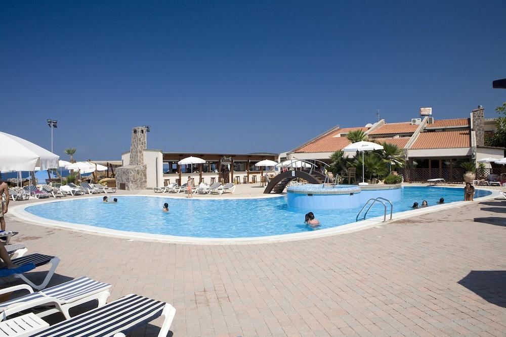 קמפורה סן ג'ובאני Trevi Village מראה חיצוני תמונה